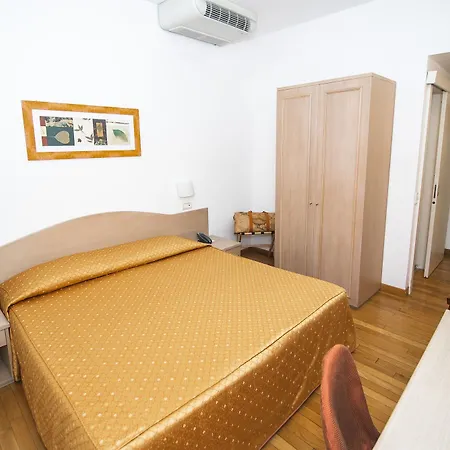 Hotel La Colonna 3*